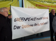 Mit Demonstrationen protestierte das Forum bereits gegen die pauschale Ablehnung der grüne Mit Demonstrationen protestierte das Forum bereits gegen die pauschale Ablehnung der grünen Gentechnik.