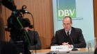Werner Schwarz vor der Presse Werner Schwarz vor der Presse