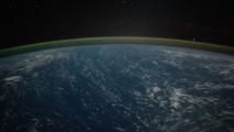 Erde Weltraum Die Erdatmosphäre von der ISS aus gesehen: Weltraumtechnik ist jetzt auch für den Acker verfügbar.